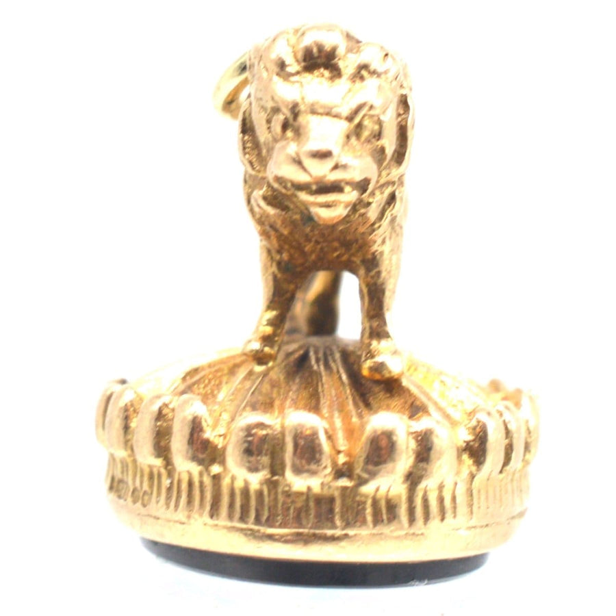 Vintage 9ct gold lion seal on an onyx base, crafted in London 1967, perfect for lion lovers or Leos.
